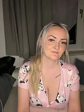 Alex-Blond online show from June 17, 2026, 7:59 pm