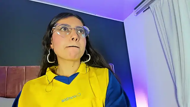 Snapshot of Violeta_muns chatting on June 17, 2026, 5:47 pm Violeta muns online show from June 17, 2026, 5:47 pm