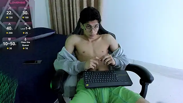 Snapshot of Ithan_Hott chatting on June 19, 2026, 3:44 am Ithan Hott online show from June 19, 2026, 3:44 am