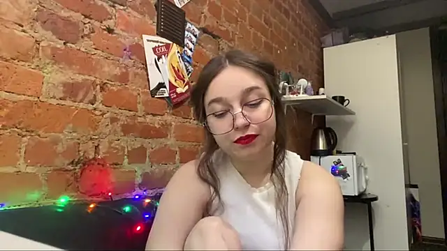DaliLove online show from May 31, 2026, 5:42 pm
