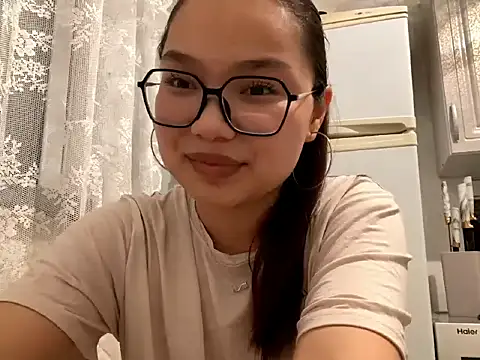Snapshot of LightMarou chatting on June 3, 2026, 6:46 pm LightMarou online show from June 3, 2026, 6:46 pm