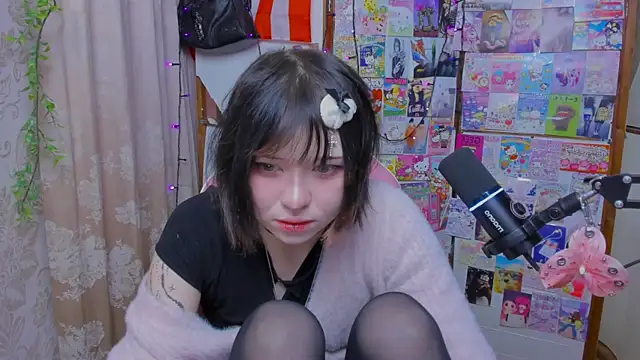 Snapshot of honeycelestia chatting on June 2, 2026, 6:10 pm honeycelestia online show from June 2, 2026, 6:10 pm