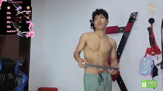 Snapshot of Maximiliano_Young chatting on June 19, 2026, 1:04 pm Maximiliano Young online show from June 19, 2026, 1:04 pm
