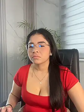 ValentinaLuciana online show from June 16, 2026, 1:25 pm