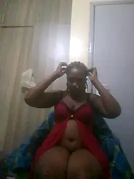 Snapshot of Creamymom4 chatting on July 24, 2026, 5:44 pm Creamymom4 online show from July 24, 2026, 5:44 pm