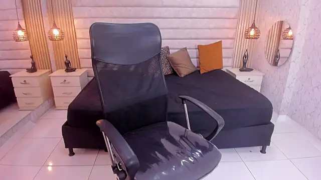 Snapshot of Cloe_Monroee_ chatting on June 10, 2026, 7:35 pm Cloe Monroee online show from June 10, 2026, 7:35 pm
