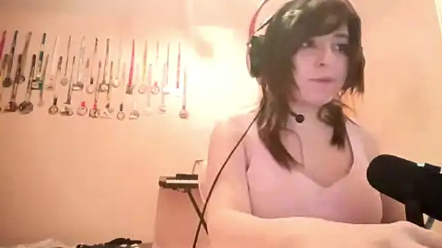Snapshot of bunnyhoneylovehands chatting on June 14, 2026, 6:21 pm bunnyhoneylovehands online show from June 14, 2026, 6:21 pm