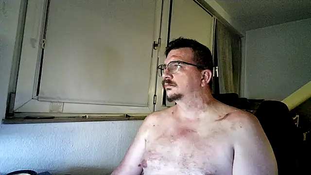 Redtaiger online show from June 26, 2026, 9:41 pm