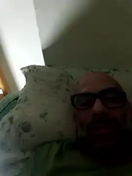Snapshot of Italianman21 chatting on June 18, 2026, 6:57 am Italianman21 online show from June 18, 2026, 6:57 am