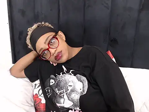 SultryDivax online show from June 13, 2026, 9:51 am