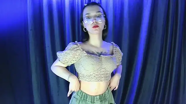 Snapshot of MilaHoleen chatting on June 2, 2026, 5:59 pm MilaHoleen online show from June 2, 2026, 5:59 pm