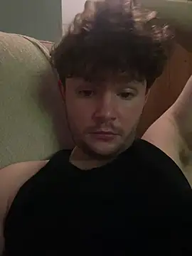 Snapshot of Ronnie153 chatting on June 24, 2026, 12:42 am Ronnie153 online show from June 24, 2026, 12:42 am