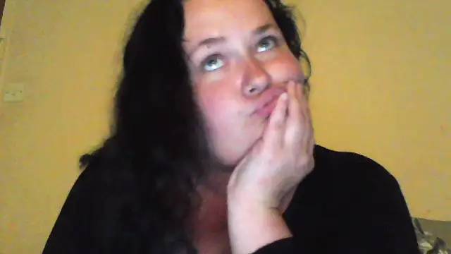 CurvyScarlett69 online show from June 1, 2026, 9:16 pm