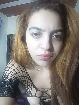Snapshot of Esmeralda22hot chatting on June 26, 2026, 5:17 pm Esmeralda22hot online show from June 26, 2026, 5:17 pm