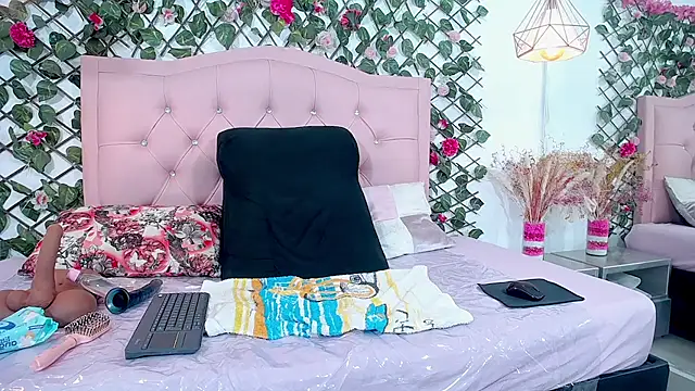 Snapshot of Alexita_Sweet chatting on July 16, 2026, 7:53 pm Alexita Sweet online show from July 16, 2026, 7:53 pm