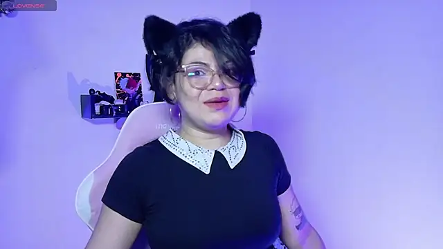 Snapshot of Meow_cat4 chatting on June 17, 2026, 11:23 am Meow cat4 online show from June 17, 2026, 11:23 am