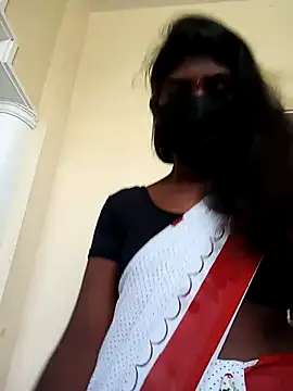 Snapshot of Keerthi_143 chatting on August 3, 2026, 4:11 am Keerthi 143 online show from August 3, 2026, 4:11 am