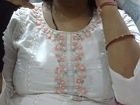 Snapshot of hey_darling_ chatting on July 10, 2026, 2:41 pm hey darling online show from July 10, 2026, 2:41 pm