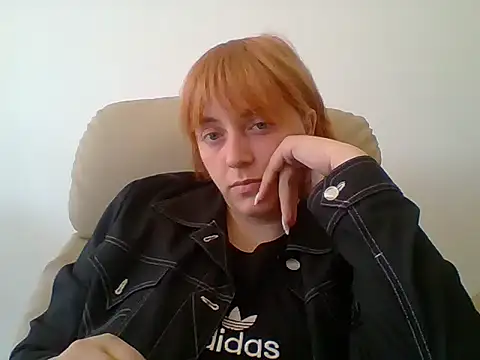 EmilyCharmant online show from June 4, 2026, 8:09 am