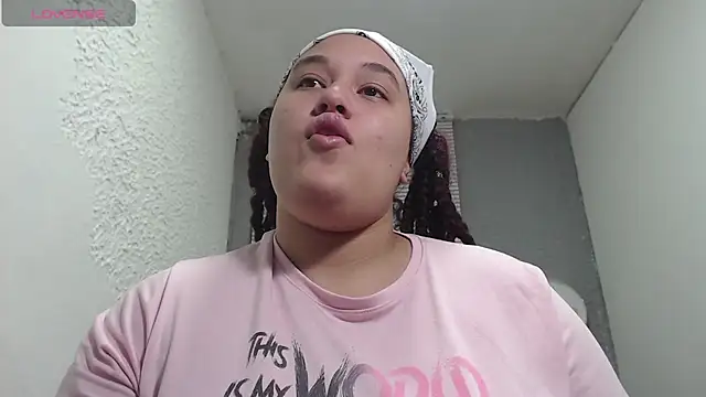 Snapshot of leilasosexy chatting on July 6, 2026, 12:57 pm leilasosexy online show from July 6, 2026, 12:57 pm