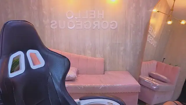 lia x a online show from July 6, 2026, 1:08 pm