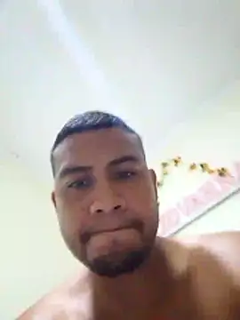 Snapshot of Giovann14 chatting on June 20, 2026, 10:34 pm Giovann14 online show from June 20, 2026, 10:34 pm