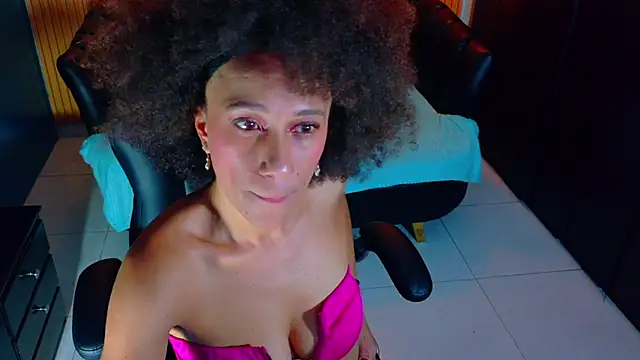 Snapshot of SachaRosee chatting on June 9, 2026, 8:20 pm SachaRosee online show from June 9, 2026, 8:20 pm