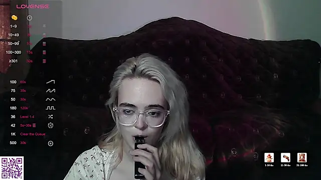 Oxcy Secret online show from July 4, 2026, 8:59 pm
