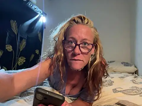 lusciouspider online show from June 25, 2026, 6:51 am