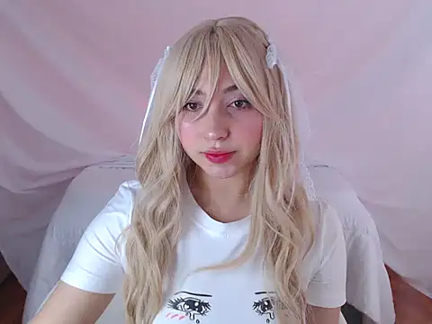 Snapshot of Han_Minji chatting on July 14, 2026, 7:08 pm Han Minji online show from July 14, 2026, 7:08 pm
