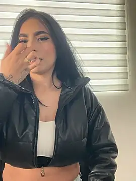 Sara fernandez- online show from June 9, 2026, 12:28 pm