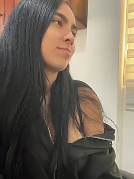Sara fernandez- online show from July 7, 2026, 2:10 pm