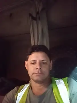 Snapshot of Mr200685 chatting on July 23, 2026, 2:42 am Mr200685 online show from July 23, 2026, 2:42 am