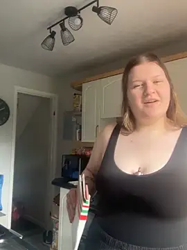 Snapshot of Curvy_Vanilla chatting on June 12, 2026, 12:59 pm Curvy Vanilla online show from June 12, 2026, 12:59 pm