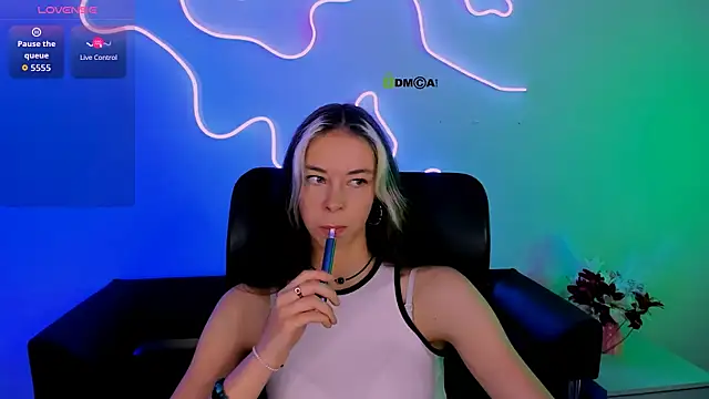 lia dream  online show from June 15, 2026, 8:49 am