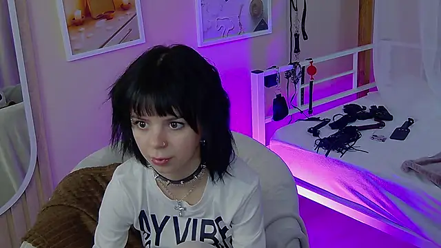 TwiggySmith online show from June 28, 2026, 7:36 am