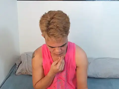 Snapshot of yourmikexxx chatting on June 14, 2026, 9:22 am yourmikexxx online show from June 14, 2026, 9:22 am