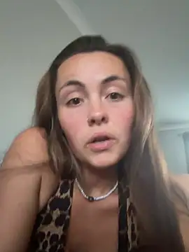 Lucysaphire online show from June 8, 2026, 8:20 pm