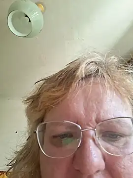 Snapshot of SonyaMarmeladx chatting on August 4, 2026, 7:44 am SonyaMarmeladx online show from August 4, 2026, 7:44 am