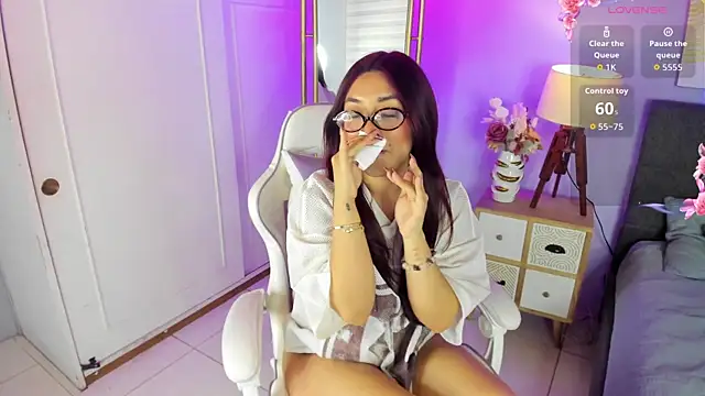 ginger honey  online show from June 11, 2026, 1:09 pm