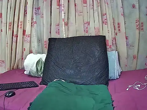 SluttyTall online show from June 16, 2026, 4:48 am