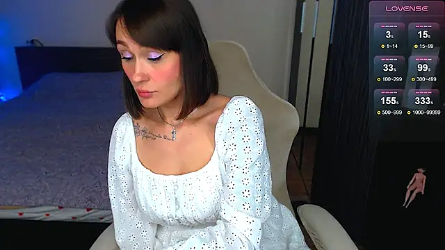 Snapshot of MelLovell chatting on June 8, 2026, 10:10 pm MelLovell online show from June 8, 2026, 10:10 pm