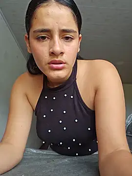 Snapshot of Emmaa-_- chatting on July 20, 2026, 8:44 pm Emmaa- - online show from July 20, 2026, 8:44 pm