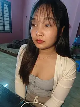 Moe-bay online show from July 6, 2026, 4:42 am