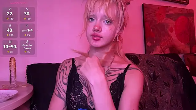 Snapshot of JoanneMcauly chatting on July 5, 2026, 9:44 pm JoanneMcauly online show from July 5, 2026, 9:44 pm