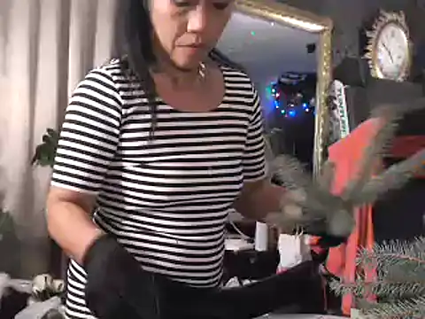 Hornygirltheone online show from December 5, 2024, 3:48 am