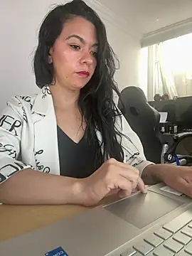 vanellopeFoxx online show from July 18, 2026, 3:49 pm
