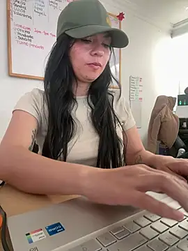 vanellopeFoxx online show from July 24, 2026, 5:11 pm