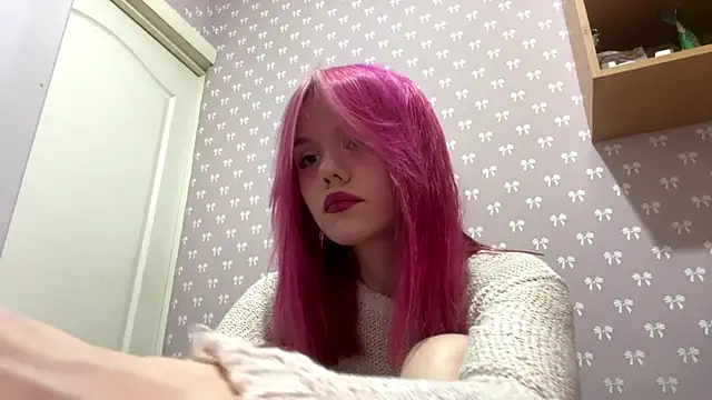 Snapshot of Linecutie chatting on July 4, 2026, 8:26 pm Linecutie online show from July 4, 2026, 8:26 pm