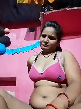 Snapshot of Cut_rani64 chatting on July 13, 2026, 4:32 pm Cut rani64 online show from July 13, 2026, 4:32 pm